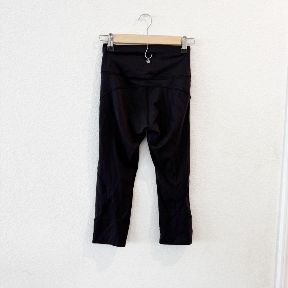 Lululemon- In Movement Crop *Everlux 19 - Size 4